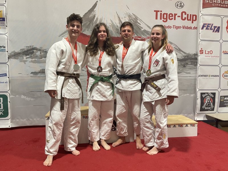 Kompletter Medaillensatz beim Tiger-Cup in Visbek